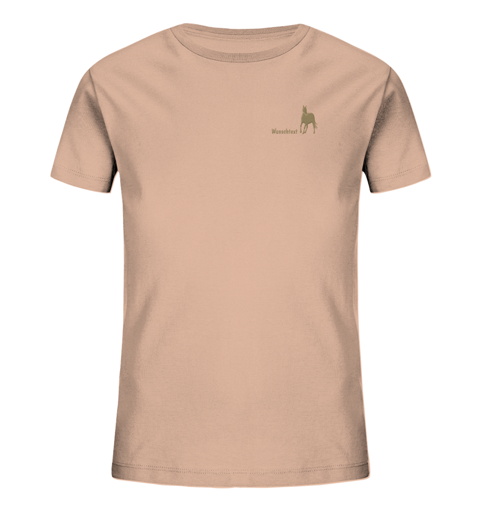 front-kids-organic-shirt-stick-e6bda5-1116x.png Your Horse Kids Organic Shirt fraiche peche mit Stickmotiv Pferd und personalisierbarem Pferdenamen.